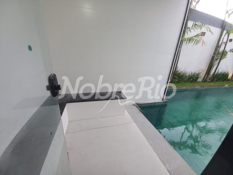 Mansão Triplex no Condomínio Quintas do Rio na Barra da Tijuca