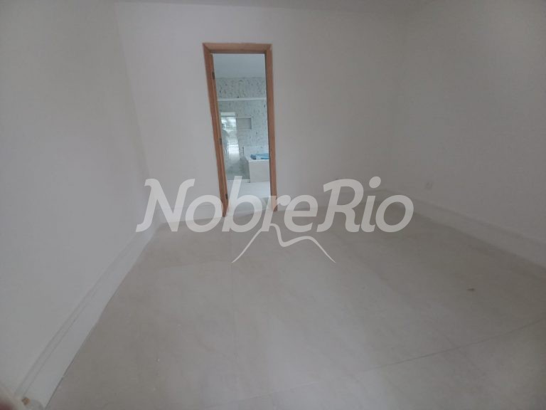 Mansão Triplex no Condomínio Quintas do Rio na Barra da Tijuca