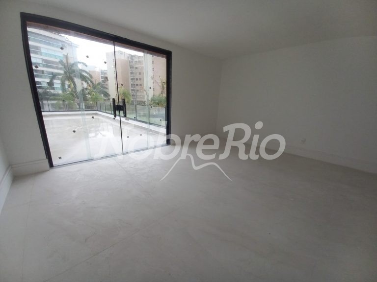 Mansão Triplex no Condomínio Quintas do Rio na Barra da Tijuca