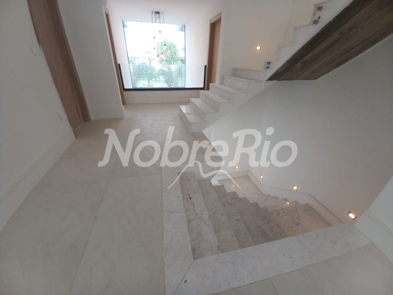 Mansão Triplex no Condomínio Quintas do Rio na Barra da Tijuca